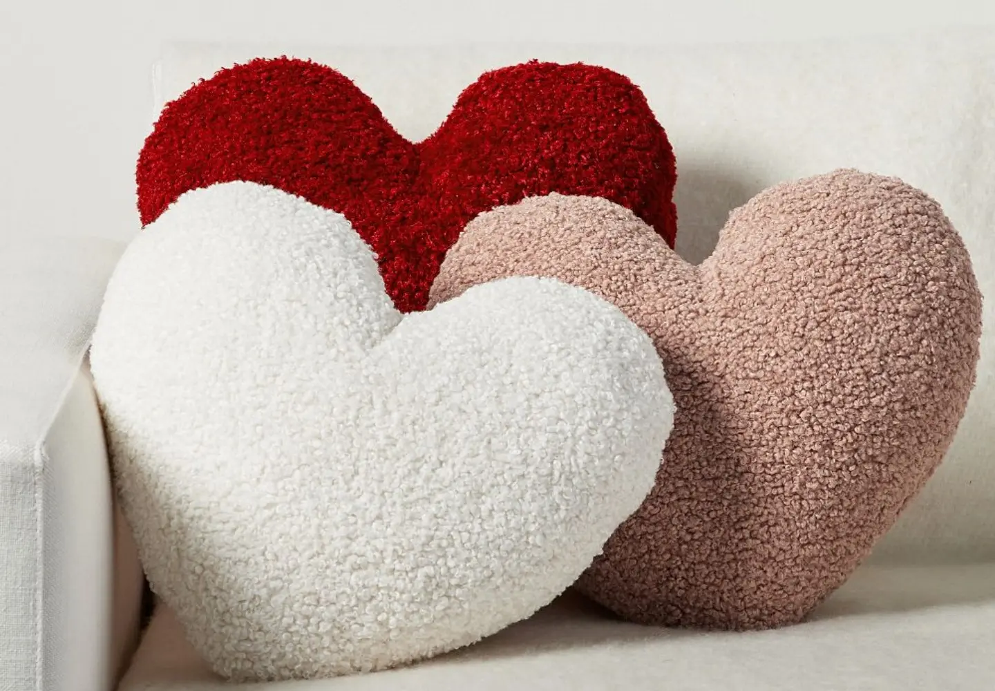cozy-teddy-faux-fur-heart-shaped-pillow-l.jpg