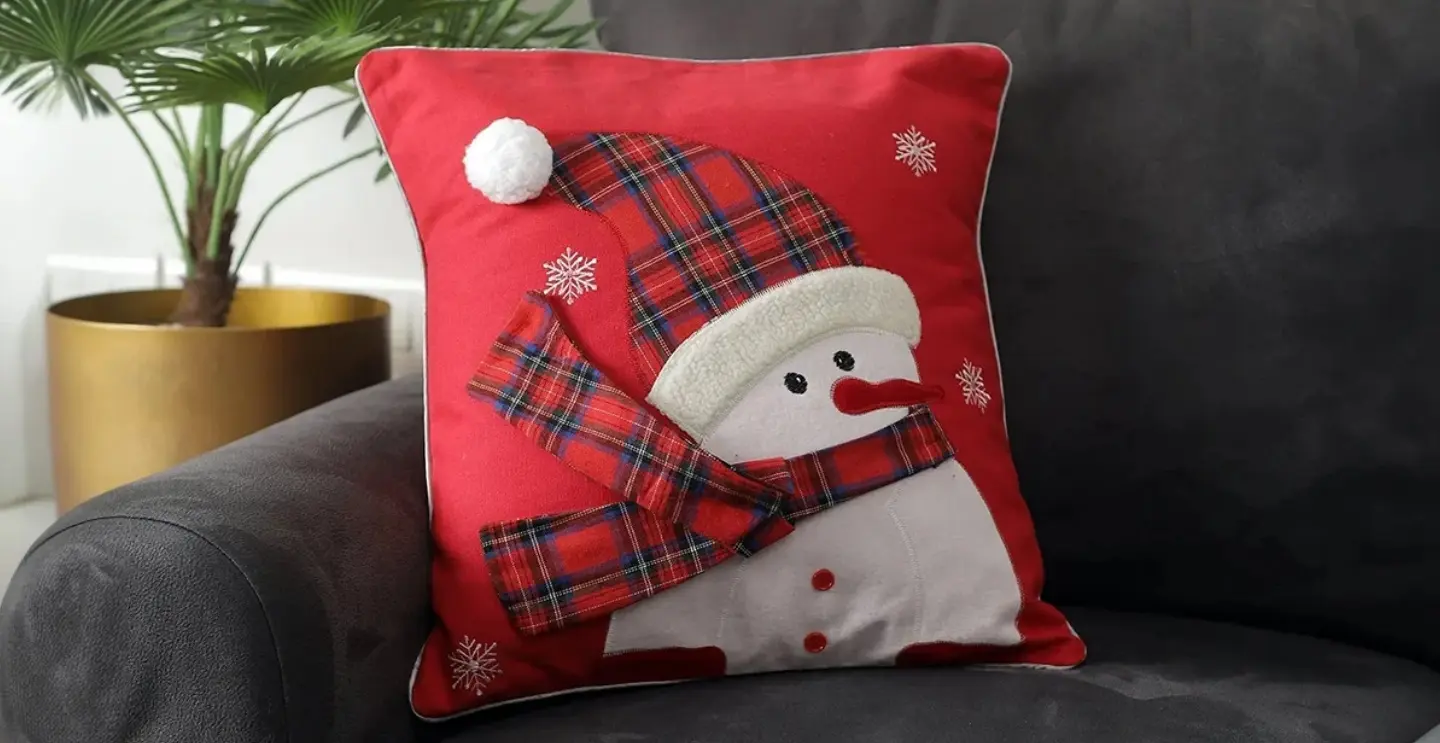 Snowman_Cushion_Cover.jpg